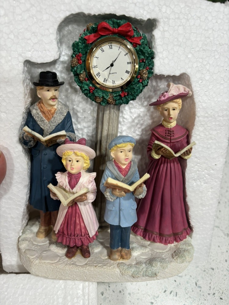 Hollytree Victorian Carollers Clock