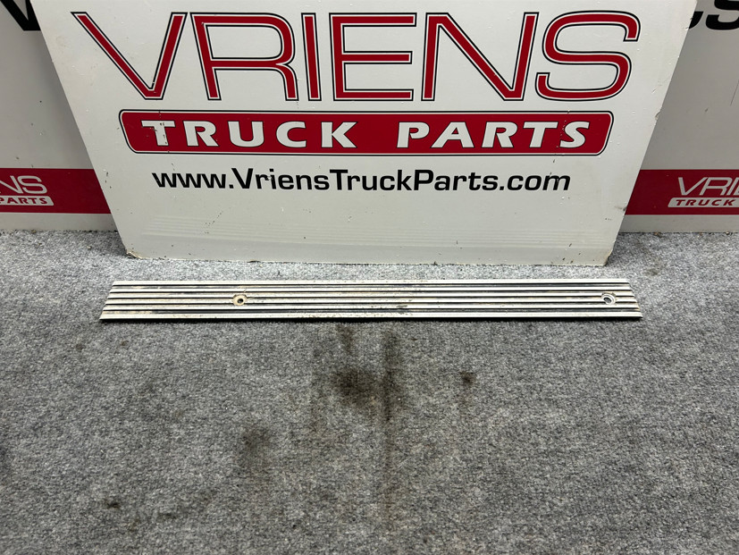 PETERBILT S32-6002-001 INSERT-THRESHOLD LH 630MM SCREW-IN