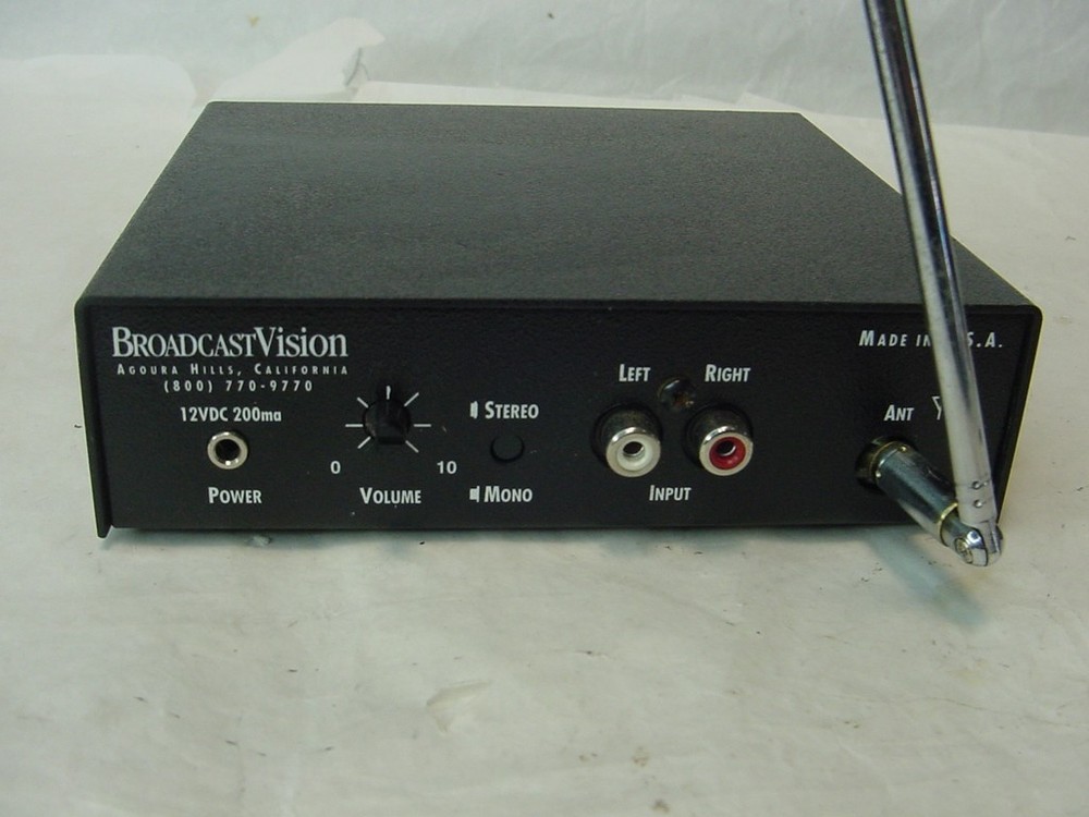 BROADCASTVISION STEREO TRANSMITTER BV900 - NO POWER CORD INCLUDED