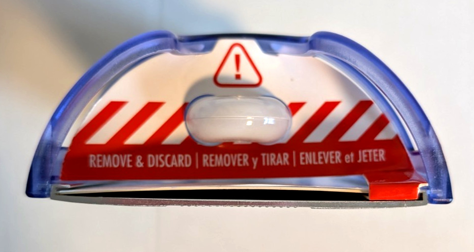 DynaTrap DT3009W-1003P Flylight Insect Trap w/ 2 Glue Cards - New Open Box