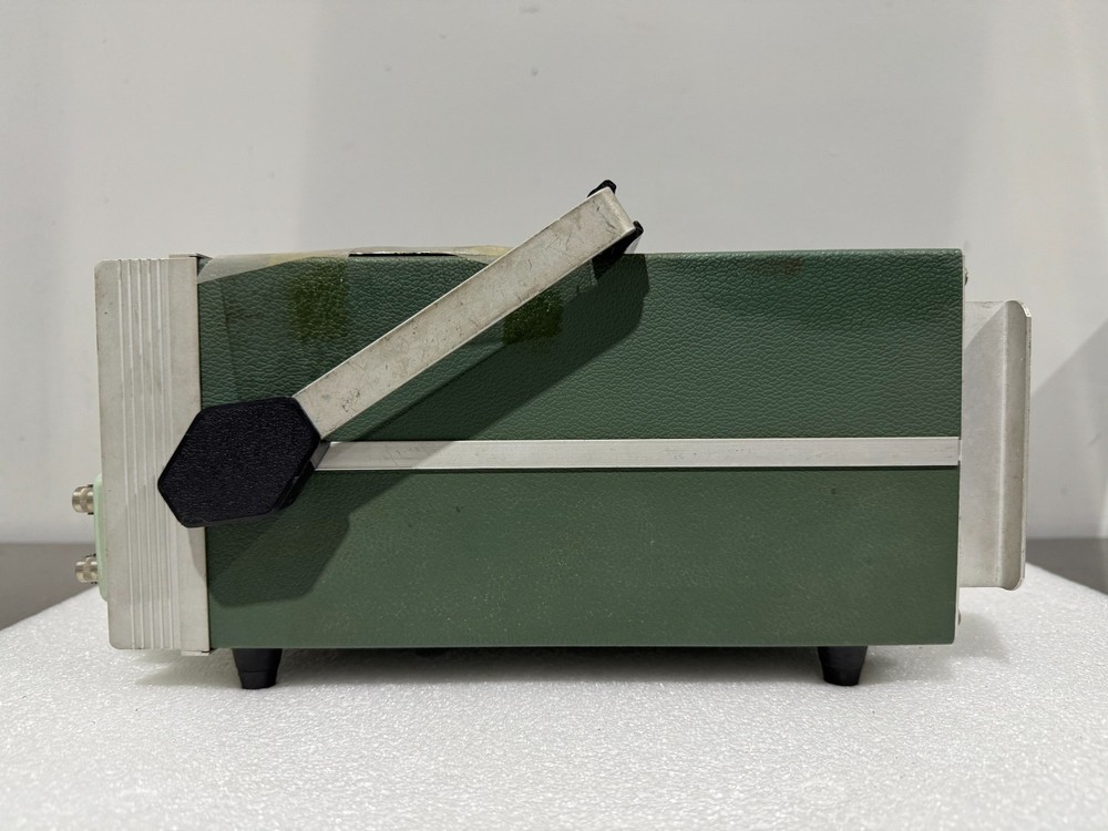 Boonton 72BD Digital Capacitance Meter, with 72-4B Test Fixture