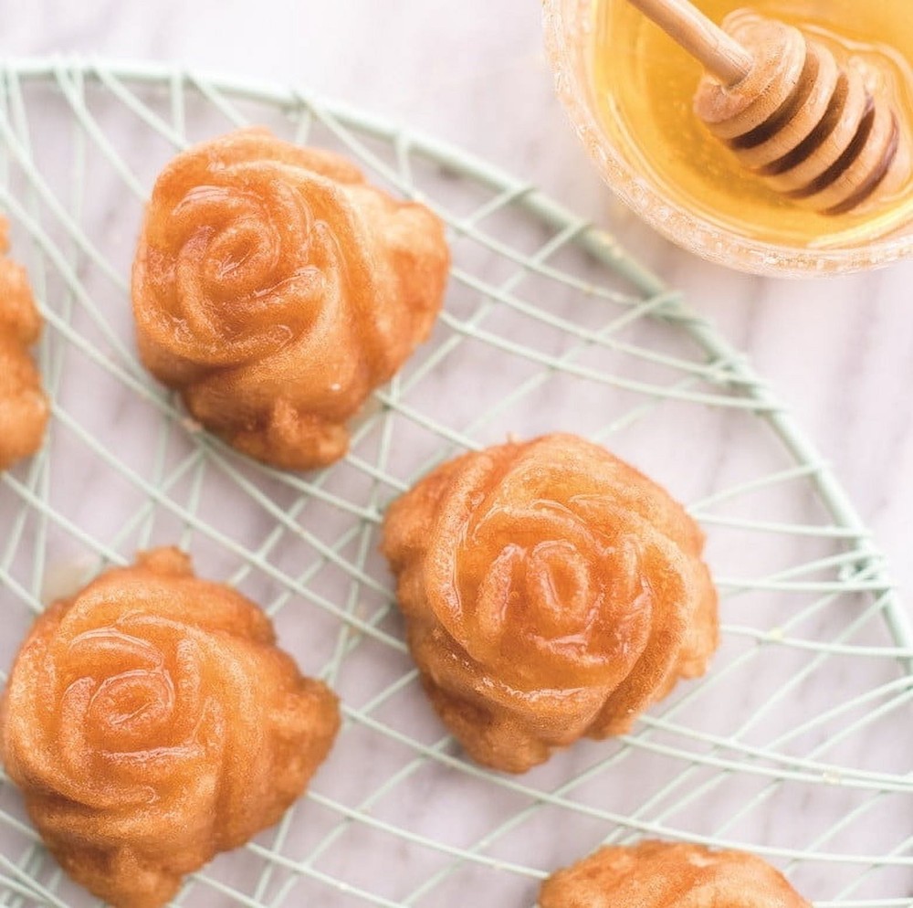 Rosebud Cake Pan