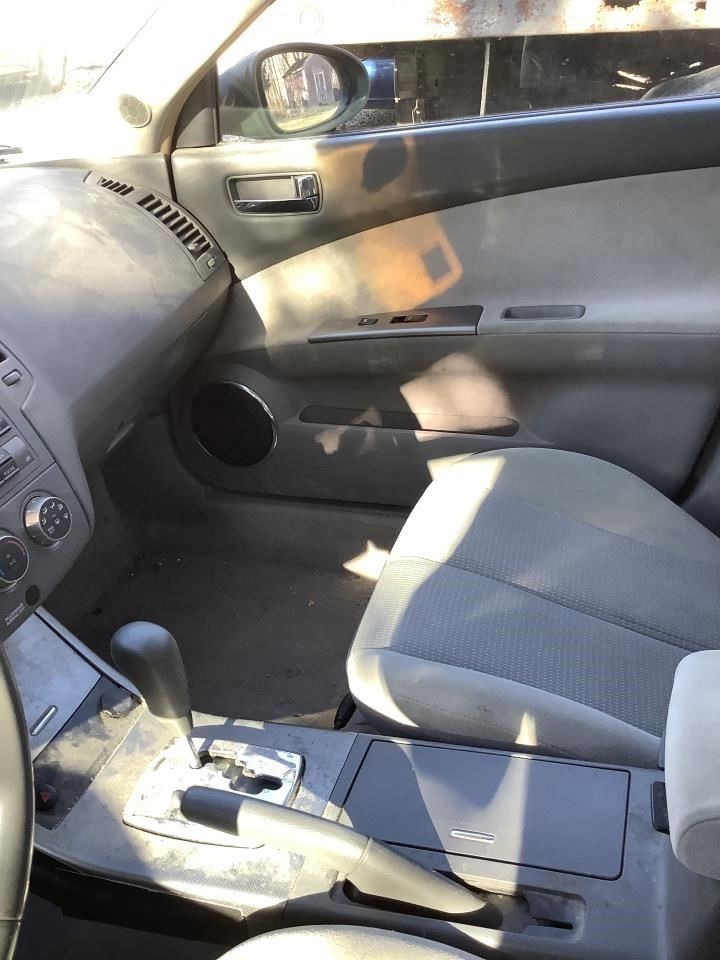 2006 ALTIMA Third Brake Light Tested OEM