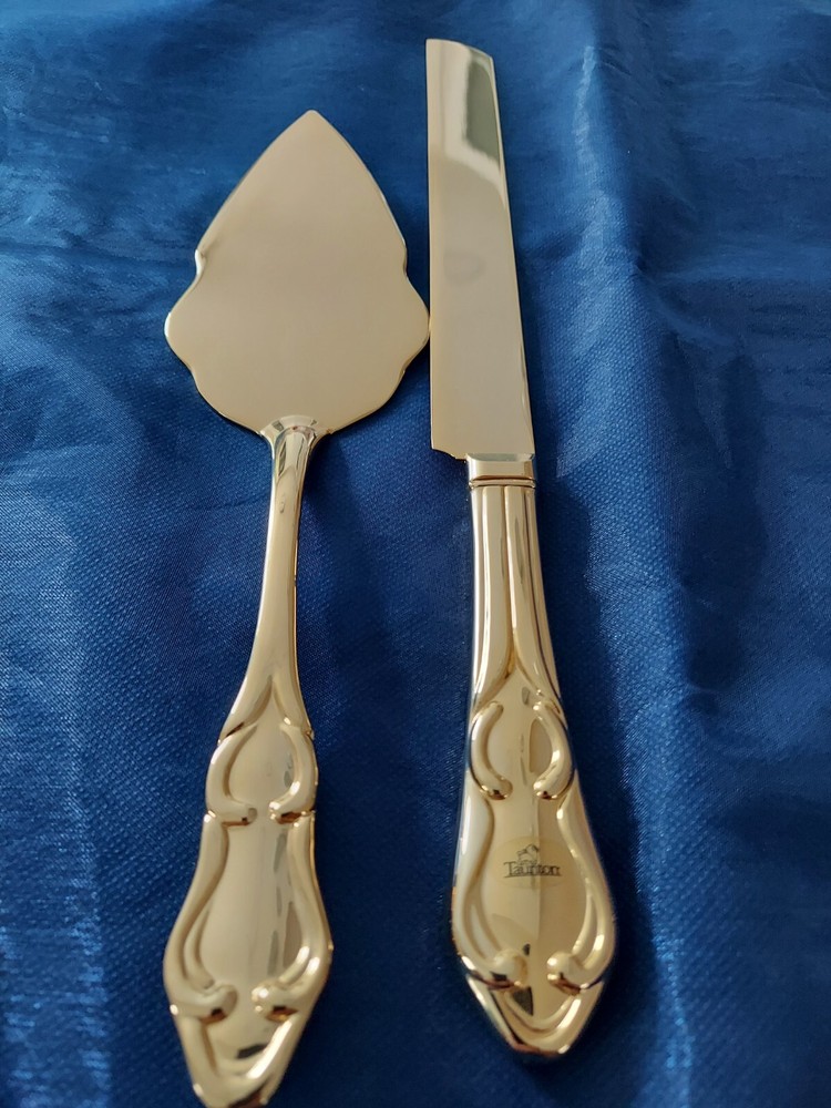 WEDDING CAKE & KNIFE SERVER SET