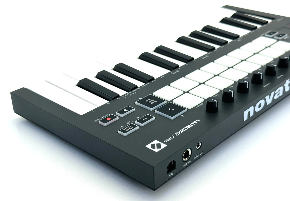 Novation Launchkey Mini 25 MK3 25-Key USB MIDI Ableton Live Keyboard Controller