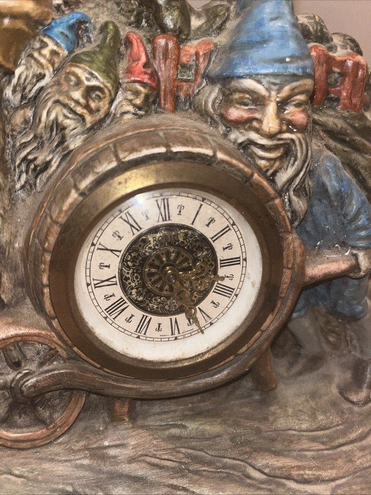 VINTAGE GERMANY CERAMIC GNOME IN TREEHOUSE CLOCK