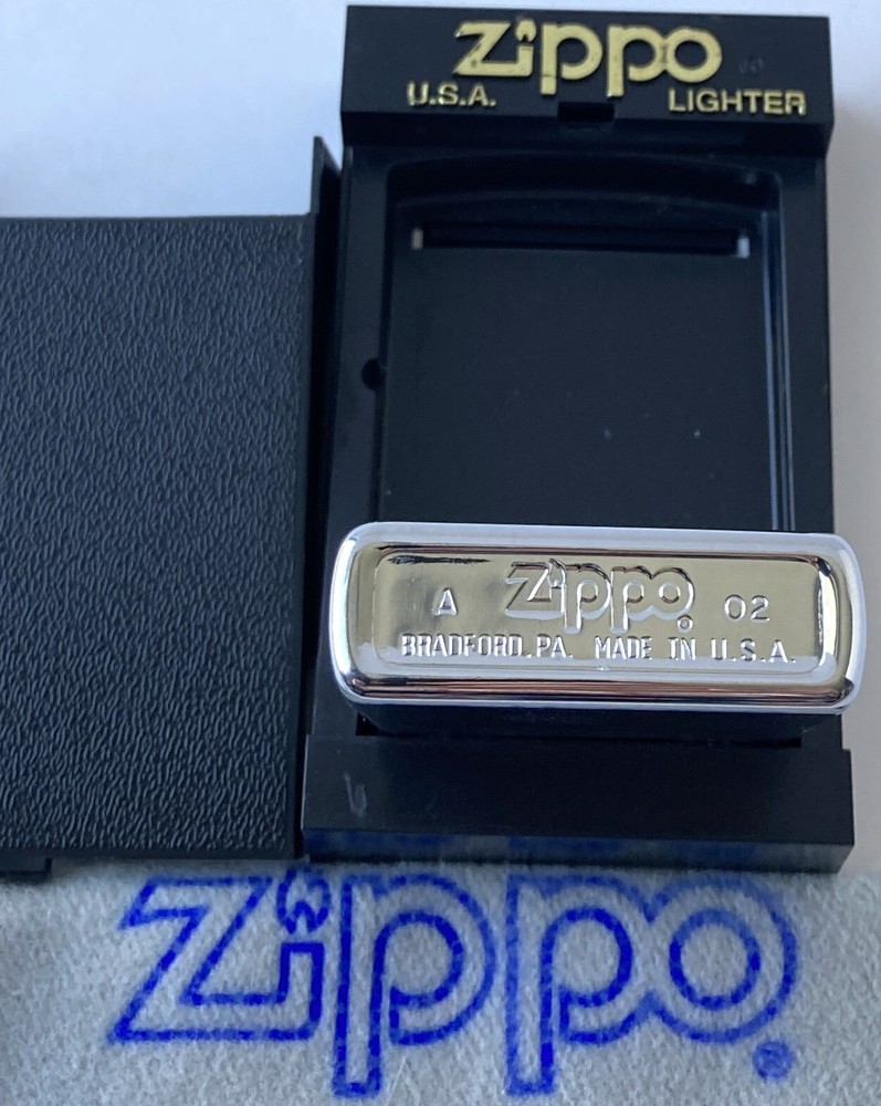 ZIPPO PREVIOUSLY COLLECTED Not Used Zi Lighter FLAME Repeat 2004 Reverse