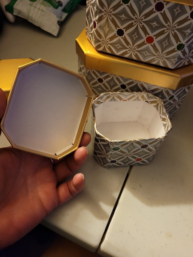 5 Stackable Gift Boxes 5"x6" to 2"x2"