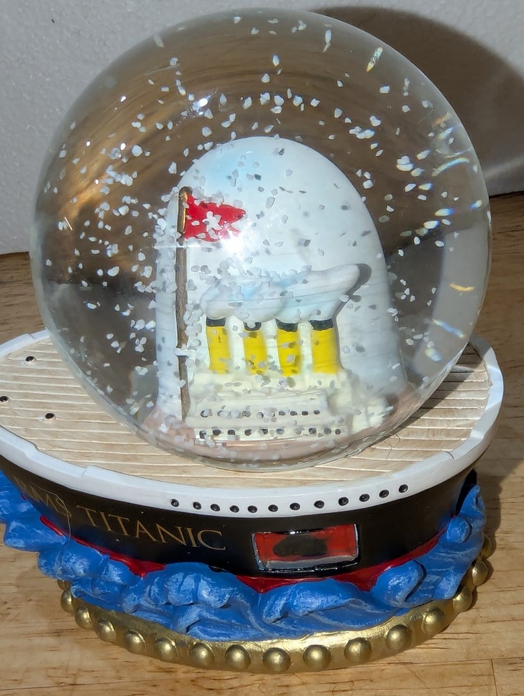 Titanic Snow Globe