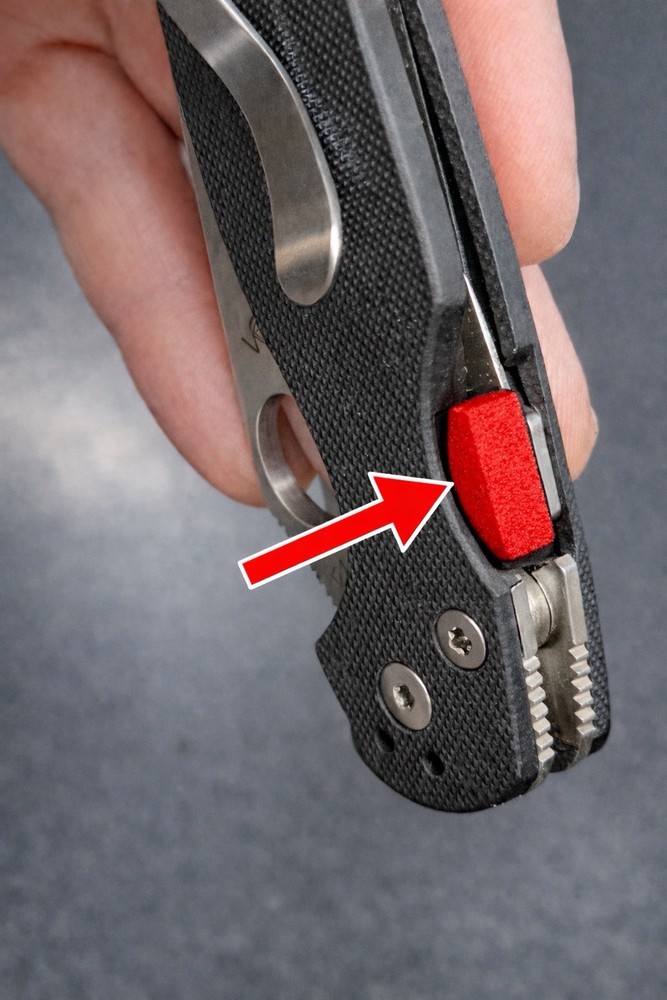 Compression lock buttons for Spyderco Paramilitary 2 or 3