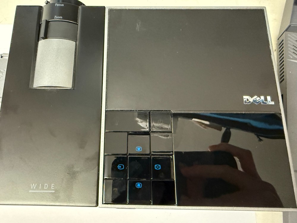 Dell M410HD DLP Projector - Includes Cables