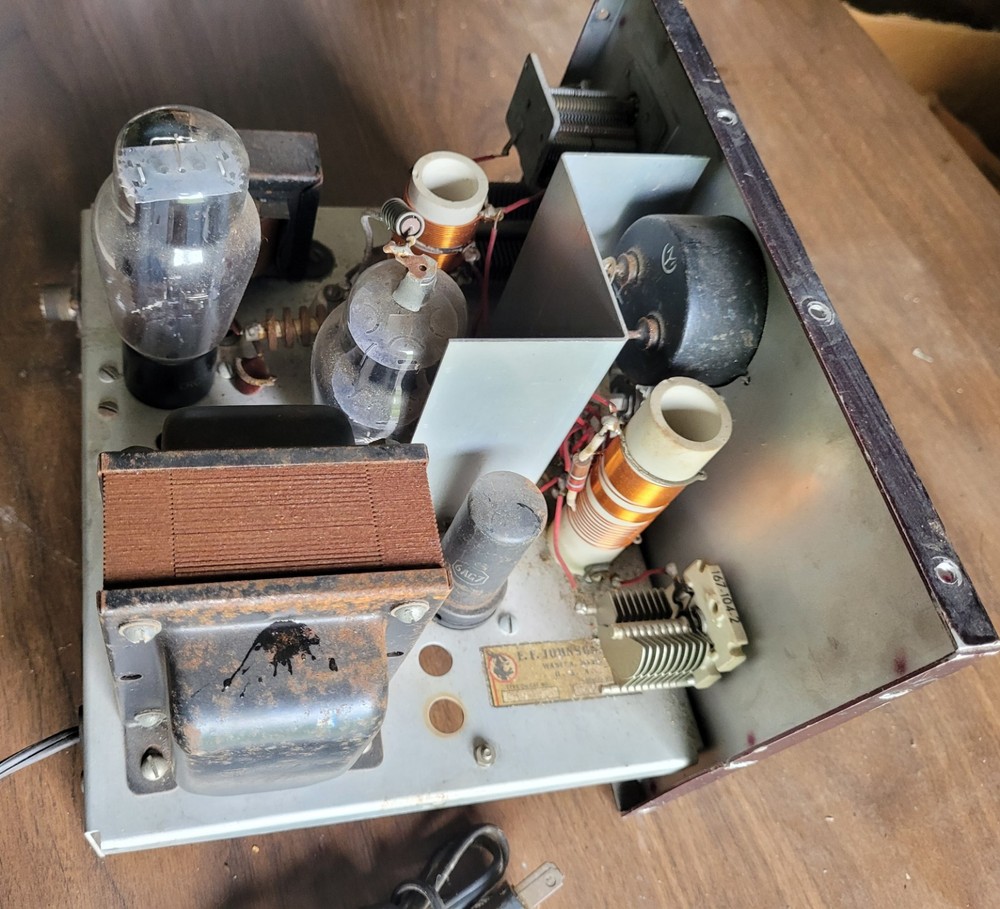 Vintage Johnson Viking Adventurer Tube Ham Radio Transmitter Powers Up As-Is