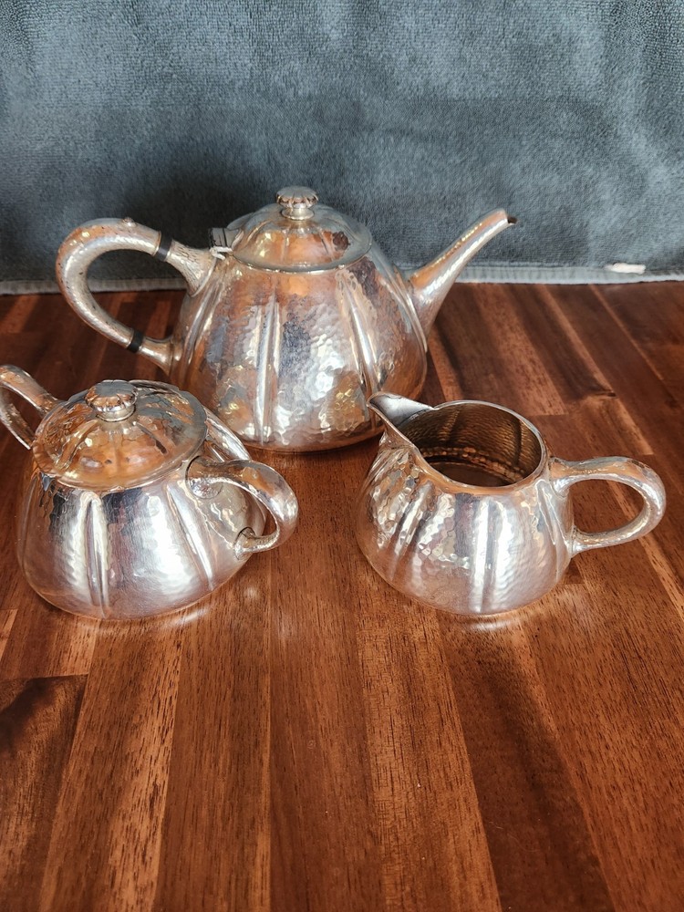 Meridian International Hammered silver-plated tea set