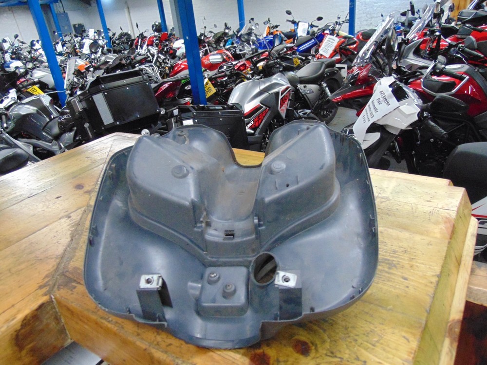 PIAGGIO LIBERTY 50 2003 2T FRONT LEG SHIELD PANEL