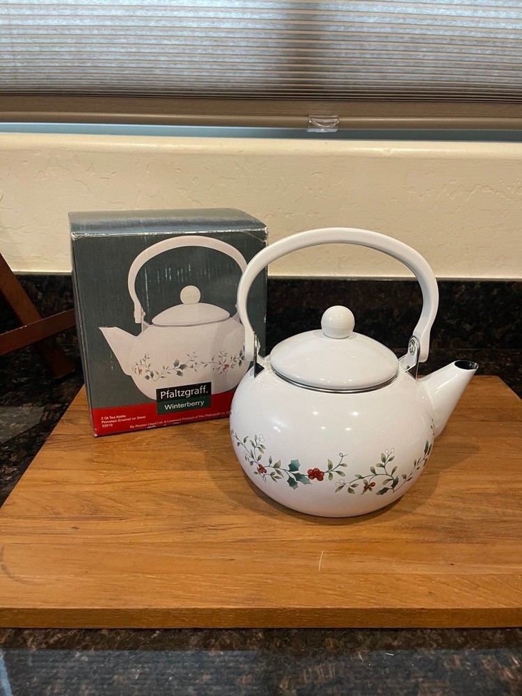 Pfaltzgraff Winterberry White 3-Quart Enamel Tea Kettle