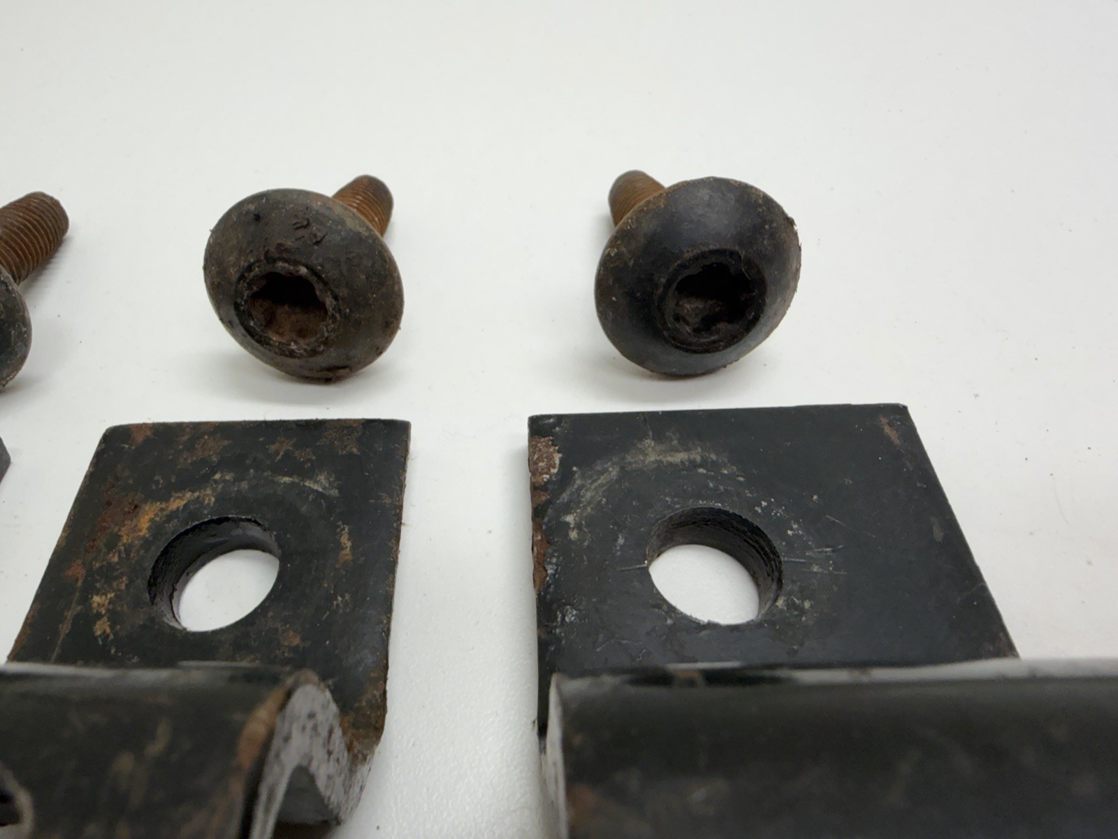 92 - 07 FORD VAN ECONOLINE E SERIES CLUB WAGON BENCH SEAT MOUNTING BRACKETS B22