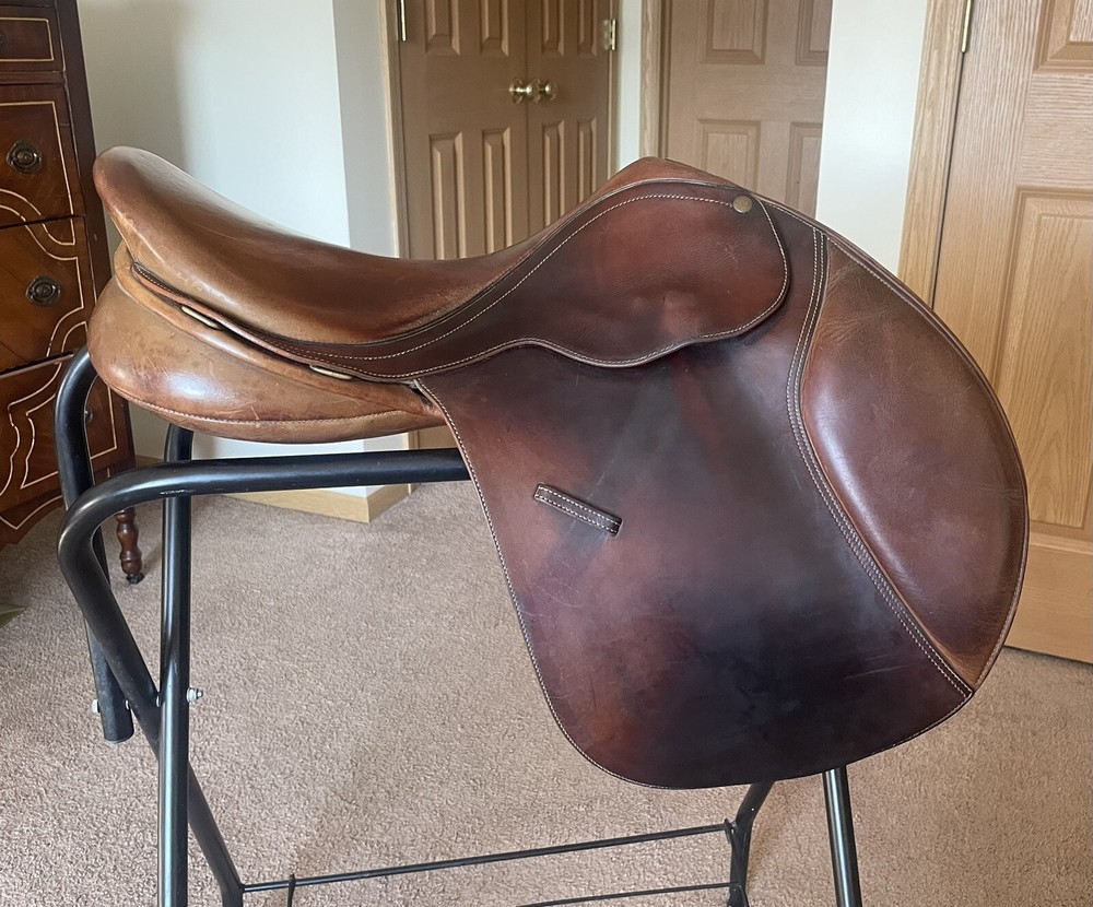 Bates Caprilli jump saddle