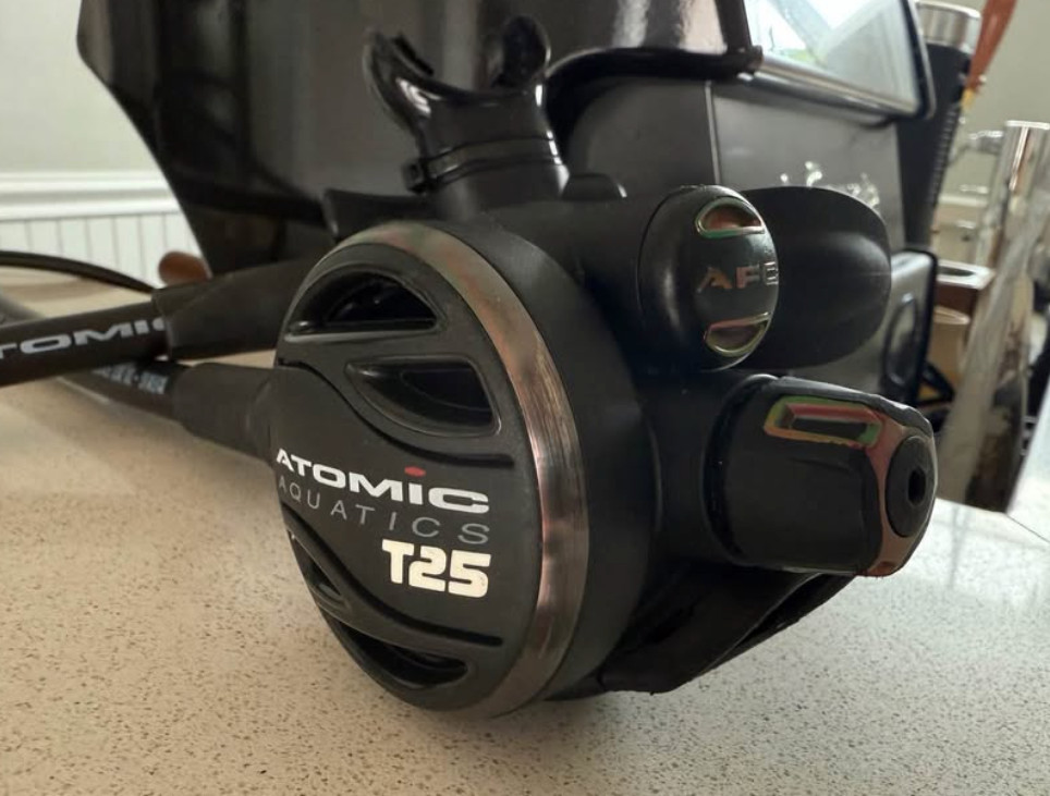 Atomic Aquatics t25 Regulator Yoke