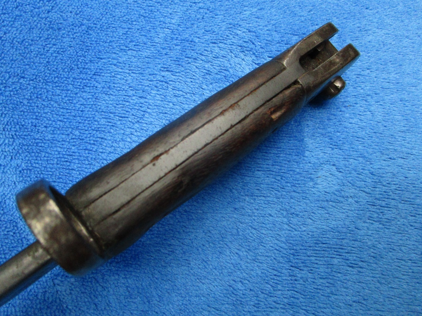 ORIGINAL WW1 BRITISH INDIA M1907 SMLE BAYONET AND SCABBARD WITH FROG MADE BY RFI