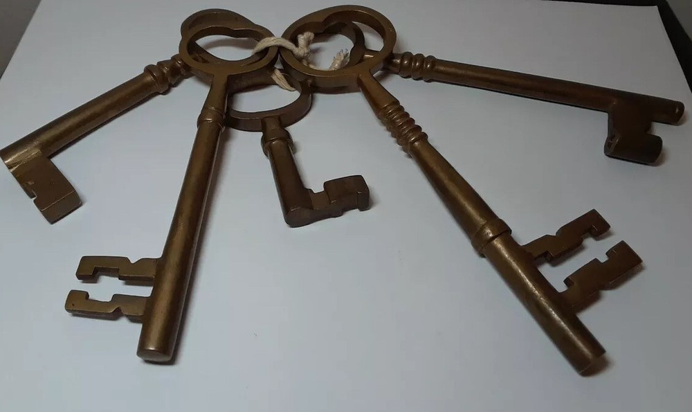 5 Antique Brass Skeleton Keys