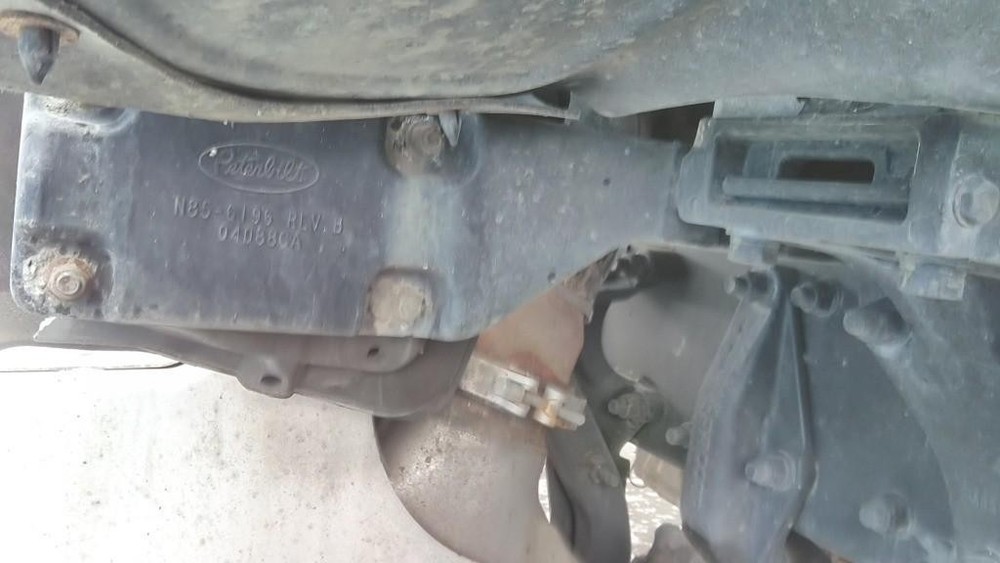 For 2021 PETERBILT 579 FENDER BRACKET Right ,  OH