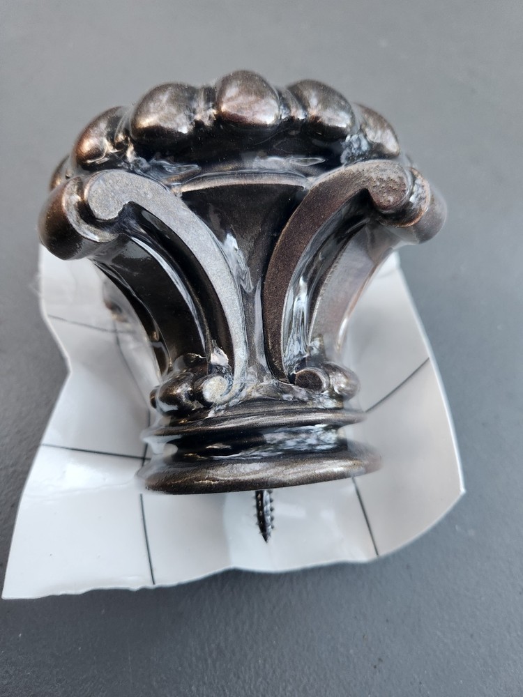 Trudy Holdback/Tieback Bronze