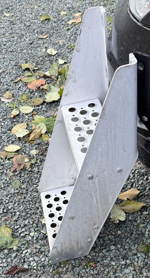 2013 Kenworth T680 13" Frame Step