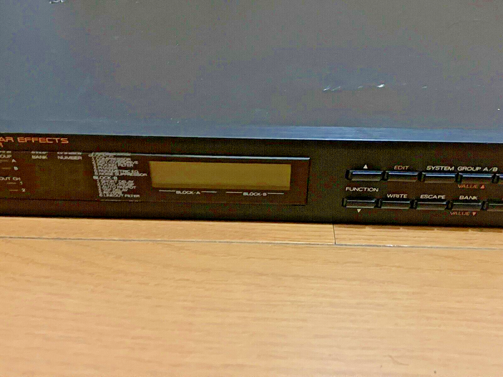 Roland GP-16 Digital Guitar Effects Processor Made in Japan Multi Effects Used
