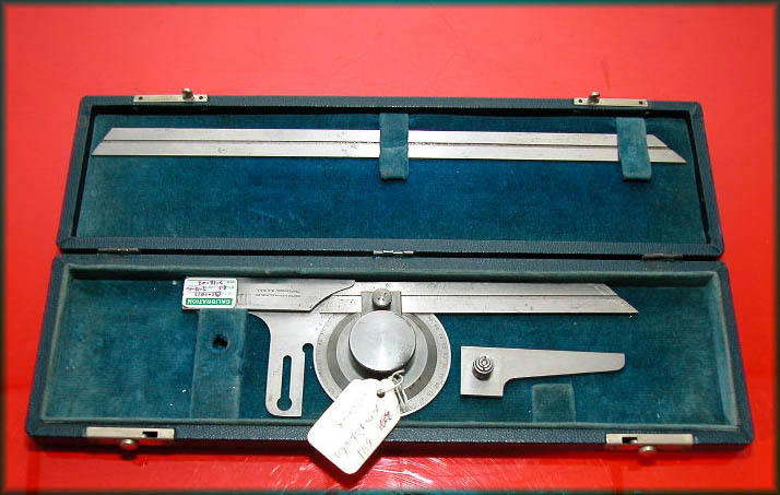 Brown and Sharpe Protractor with Case (Inv.571)