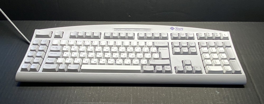Sun 320-1313 Keyboard, Type 6 USB, 2M Attached Cable, Russian Key Layout