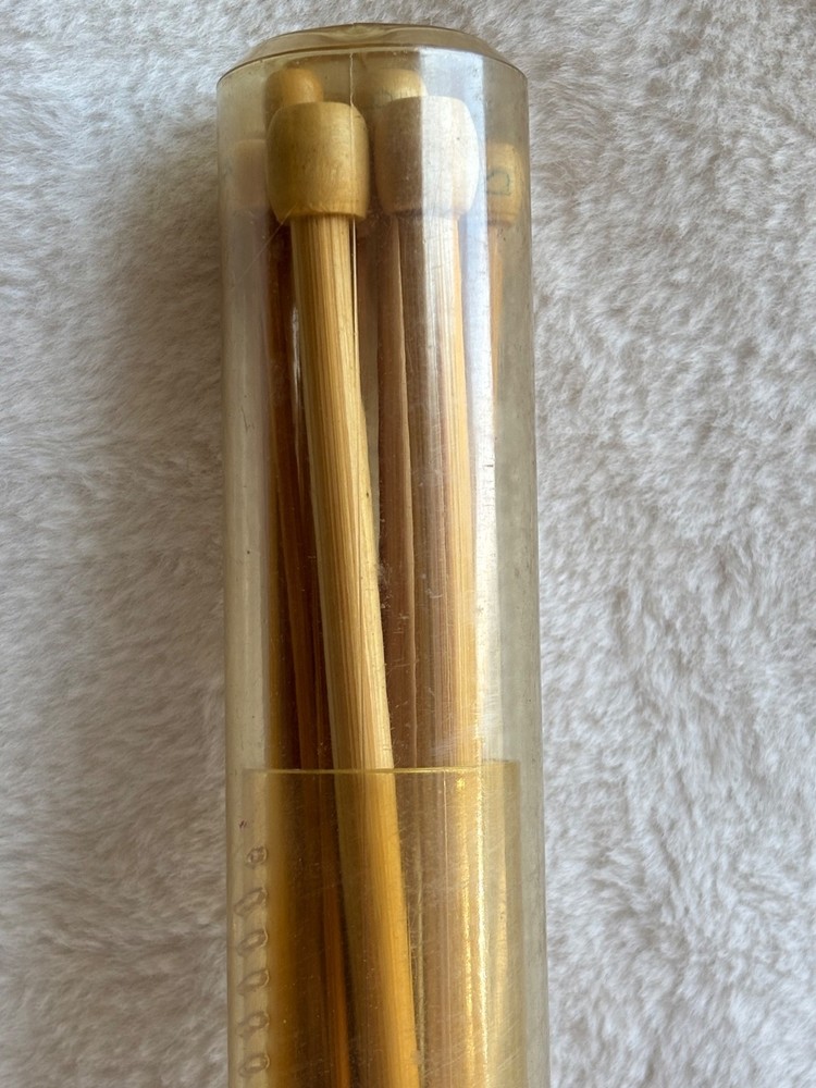 Single-pointed Bamboo knitting needles (4 pairs in total)