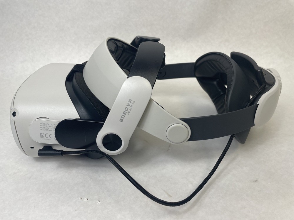Oculus Meta Quest 2 - 256gb W/Hand Controllers & BOBOVR Head Strap
