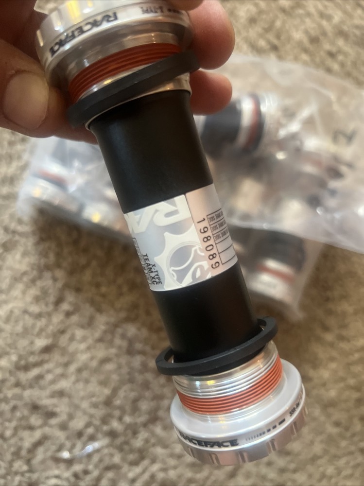 24mm RaceFace Team XC X-Type External Bottom Bracket: BSA 100mm BB Shell