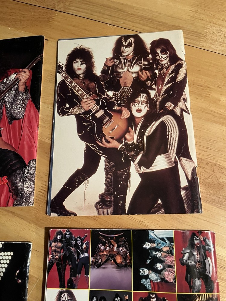 LOT OF 4 Kiss Vintage Guitarist Tours, 2 Farwell magazines Posters Rock Metal