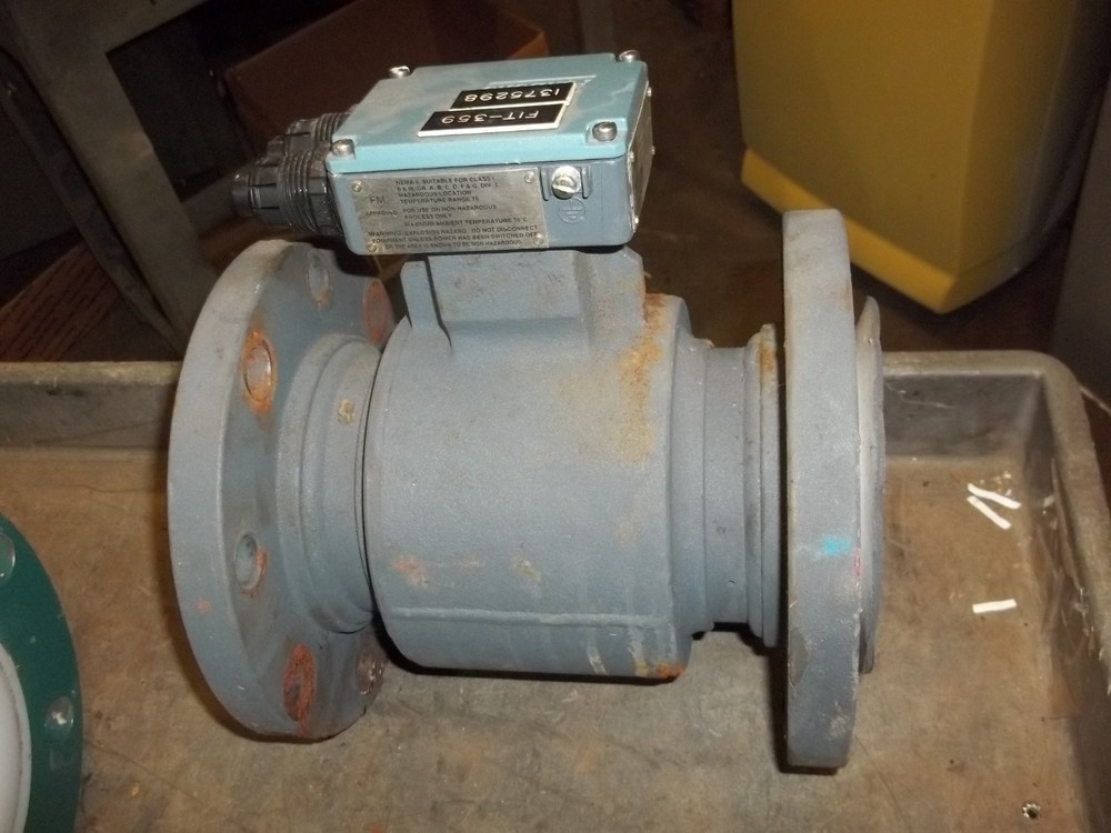 FOXBORO 9304A-SIBA-TPJ-GN 9300A MAGNETIC FLOWTUBE 4" RUST (E5)