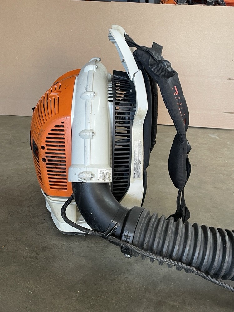 STIHL BR600 Backpack Leaf Blower -STARTS UP & RUNS- 65cc Unit READ NOTES🍃