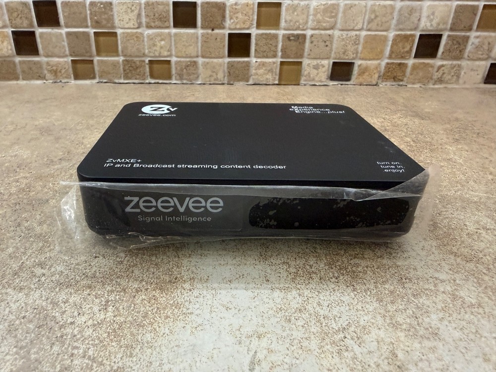 ZeeVee ZvMXE+ IP Set Top Box