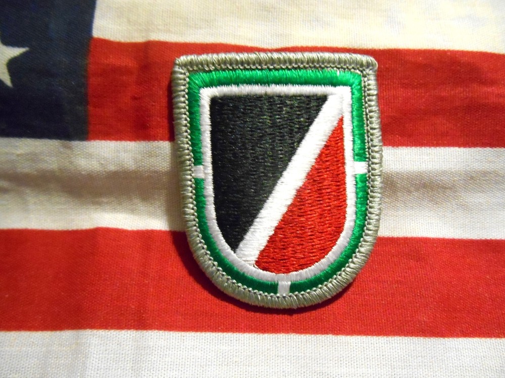 301ST PSYCHOLOGICAL OPERATIONS AIRBORNE BERET FLASH PATCH