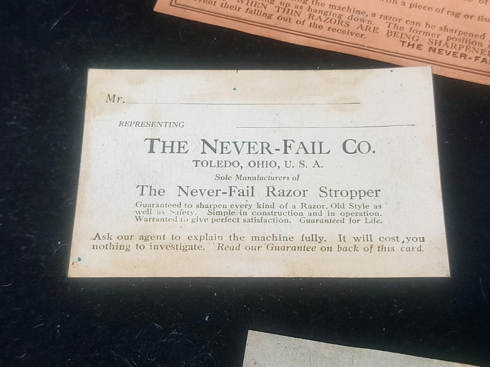 VINTAGE Never Fail Stropper Leather Razor Strop WITH Original Box LEAFLETS