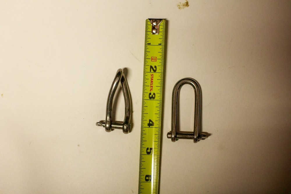 5 assorted Stainless Shackles