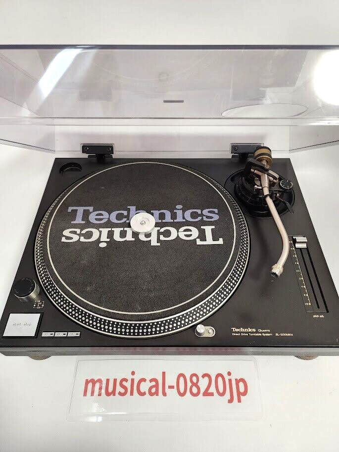Technics SL-1200 MK4 Direct Drive Turntable Record player