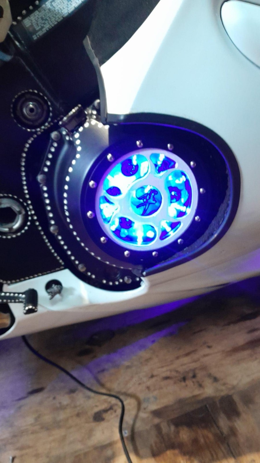 Suzuki Hayabusa Clutch Cover red Custom Diamond 🔹 Cut 99-20