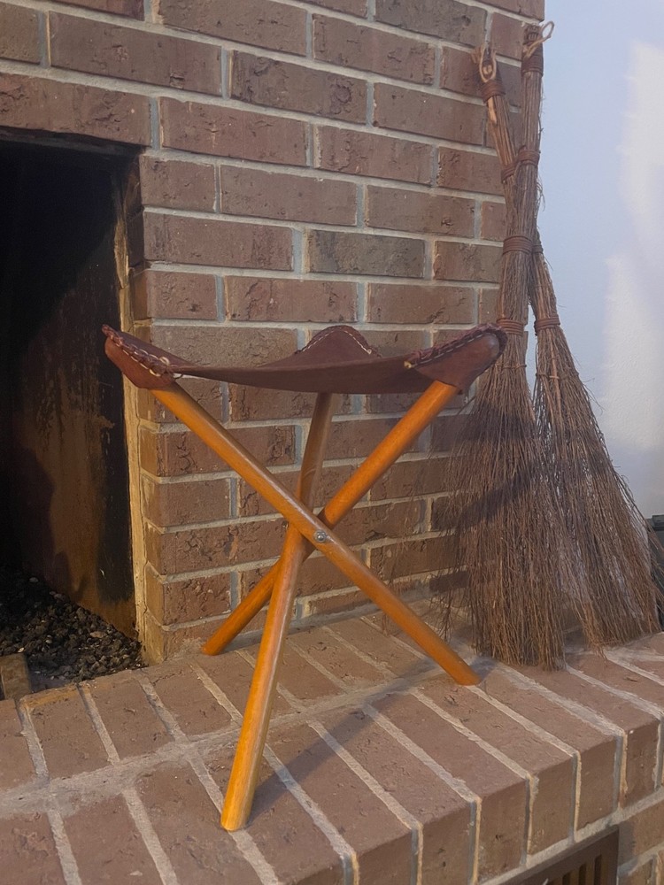Antique Leather stool. Collapsible for storage