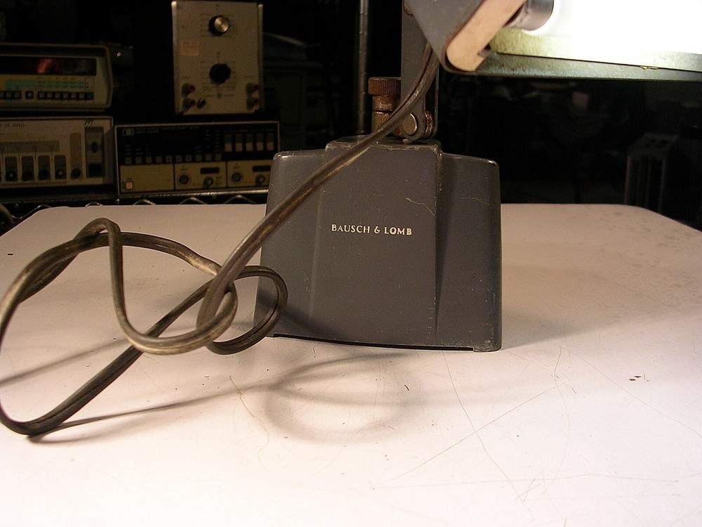 VINTAGE BAUSCH & LOMB BENCH TOP TASK LIGHT GREAT LOOK