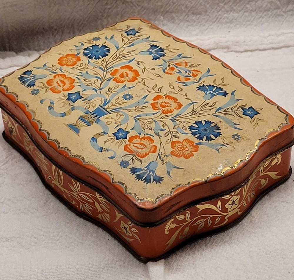 NOEL MADE IN ENGLAND CHRISTMAS TIN EMPTY