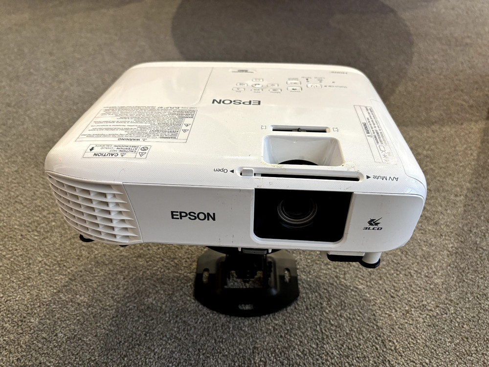 EPSON 3LCD PROJECTOR MODEL H979A