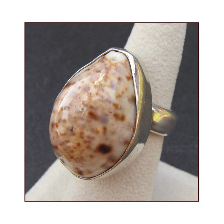Artisan Signed D. MAREE 950 Silver Ring With SHELL