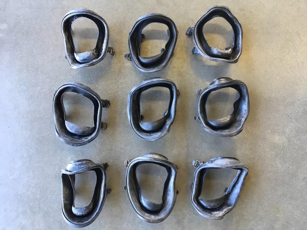 (1) 0ne Scott AV3000 SCBA Mask 4pt Replacement Faceseal Size Medium Firefighter