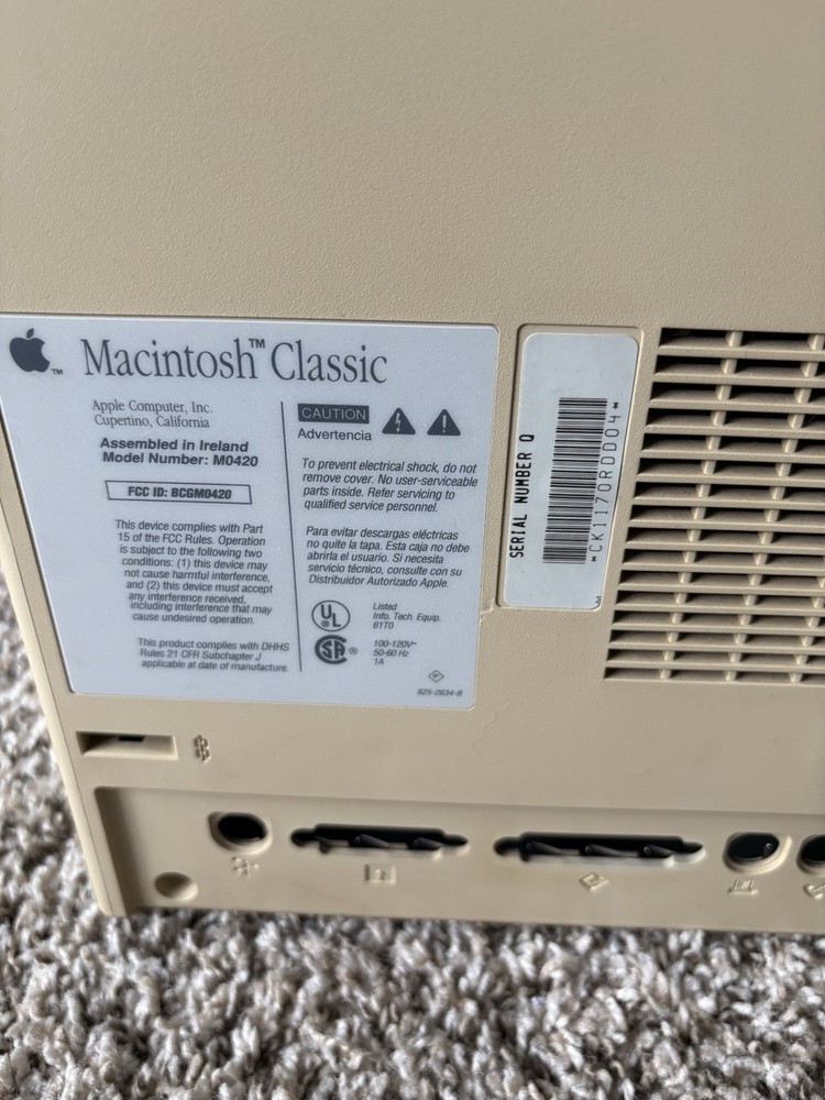 Vintage Apple Macintosh Classic M0420 Computer Shell Only READ DESCRIPTION