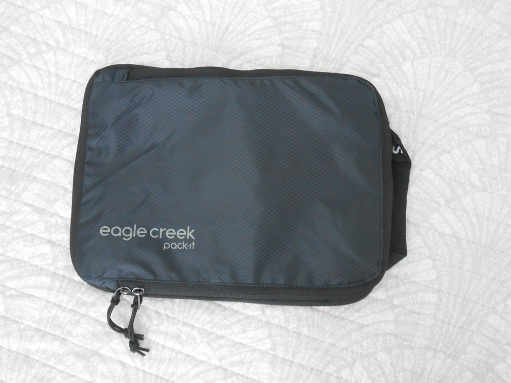 Eagle Creek Black Pack-It® Isolate Compression Cube Size-S, NWOT